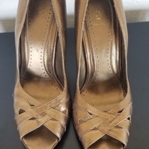 Gorgeous Bakers Platform Pumps